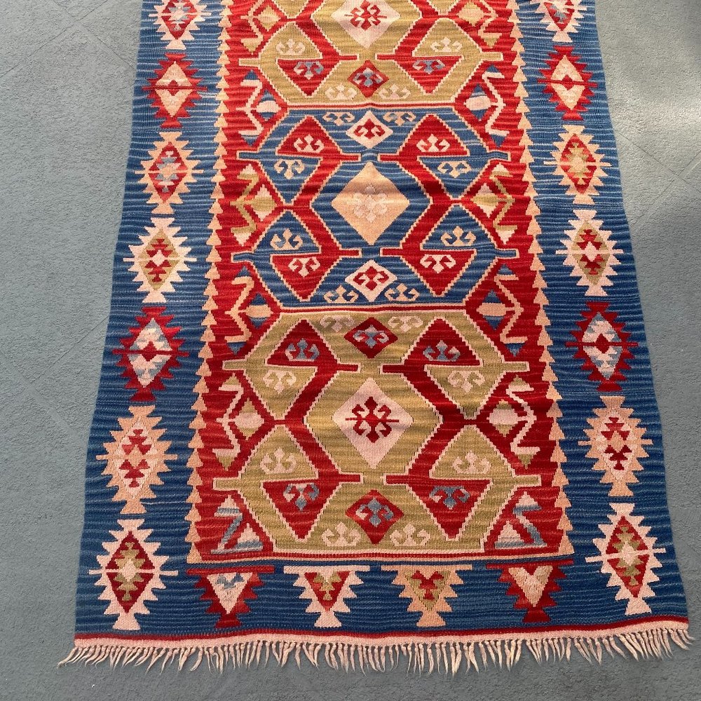Anatolian Kilim rug 3'x5', hand knotted, Dye color